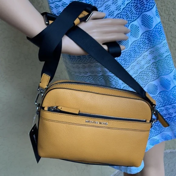 Michael Kors Cooper Utility Crossbody - Picture 16 of 16